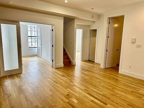 3rd image of 841 Kent Ave #Penthouse 4
