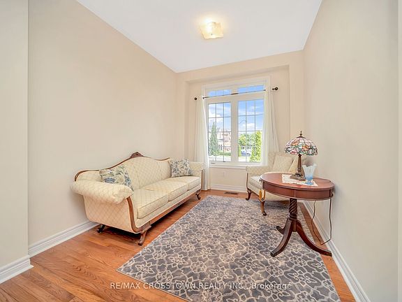 5th image of 67 Sorbonne Dr