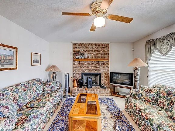 5th image of 1315 Wennona Dr