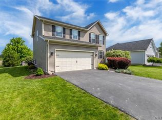 485 Riverwalk Dr, Youngstown, NY 14174