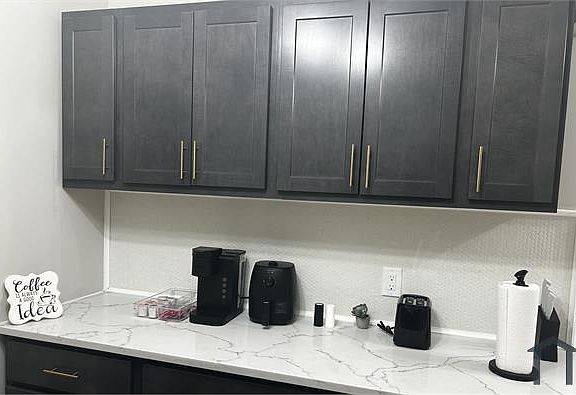 4th image of 25520 Zeman Ave
