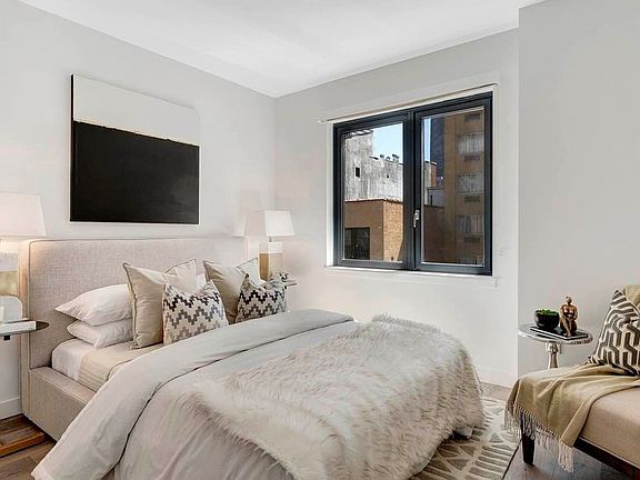 3rd image of 350 W 45th St #3C