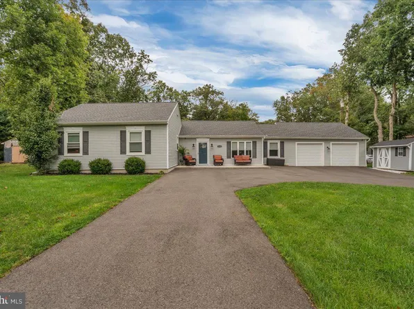 2420 Sunset Ave, Williamstown, NJ 08094