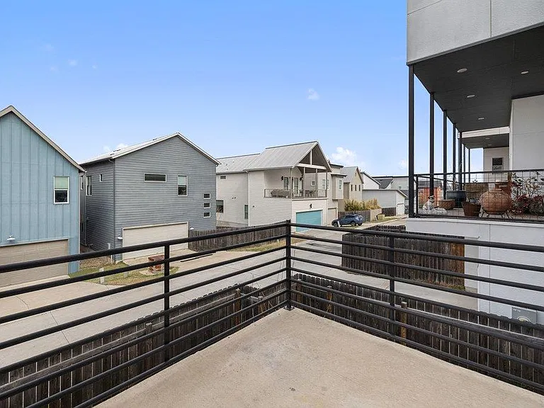 6124 Florencia Ln — Photo 34