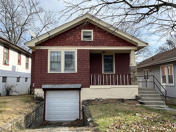2nd image of 3104 Cavanaugh Ave