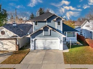 835 SE Coventry Dr NE, Calgary, AB T3K 4G2