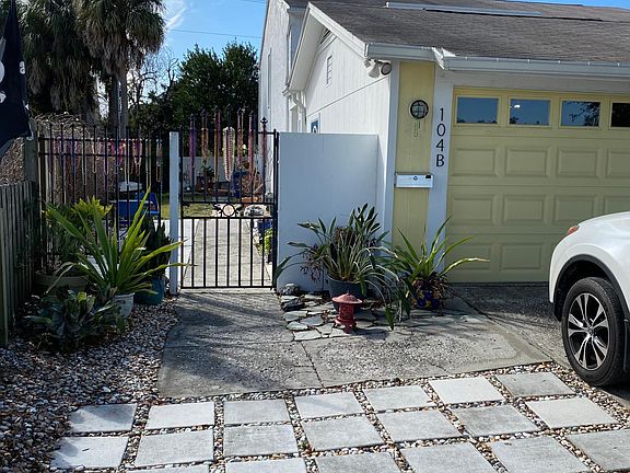 3rd image of 104B Columbia Dr