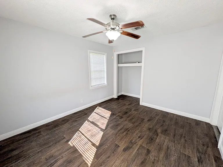 5150 Parkview Dr — Photo 13