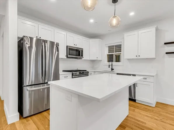 3 Wisteria St Unit 2, Salem, MA 01970