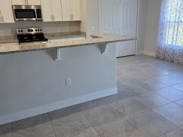 2437 Hagoplan Ave SW — Photo 5