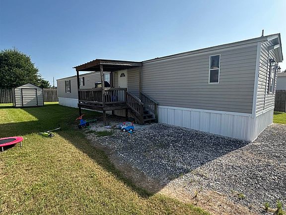 5th image of 2218 Carolyn St