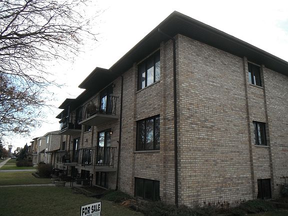 3rd image of 7900 Nordica Ave APT 1N