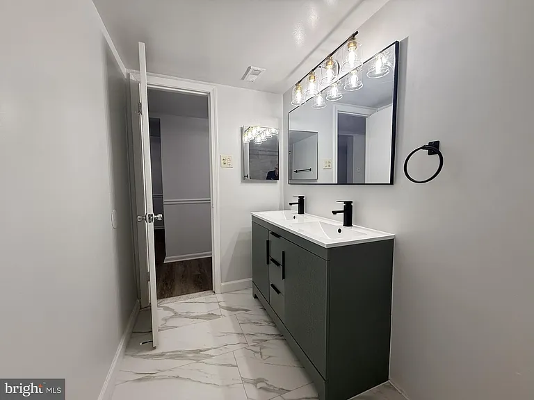 784 Quince Orchard Blvd #P2 — Photo 11