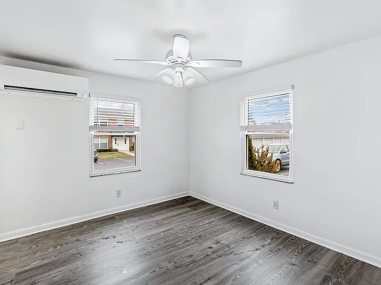 3733 Hillsboro Rd #5 — Photo 5