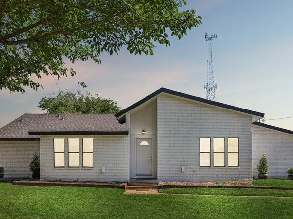 105 Creekside Ct, Red Oak, TX 75154
