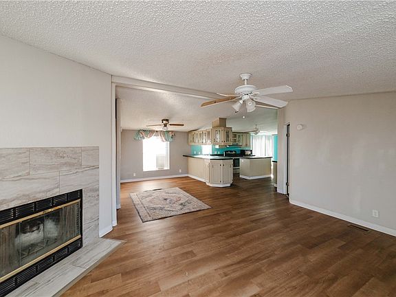 3rd image of 2185 E Hearne Avenue