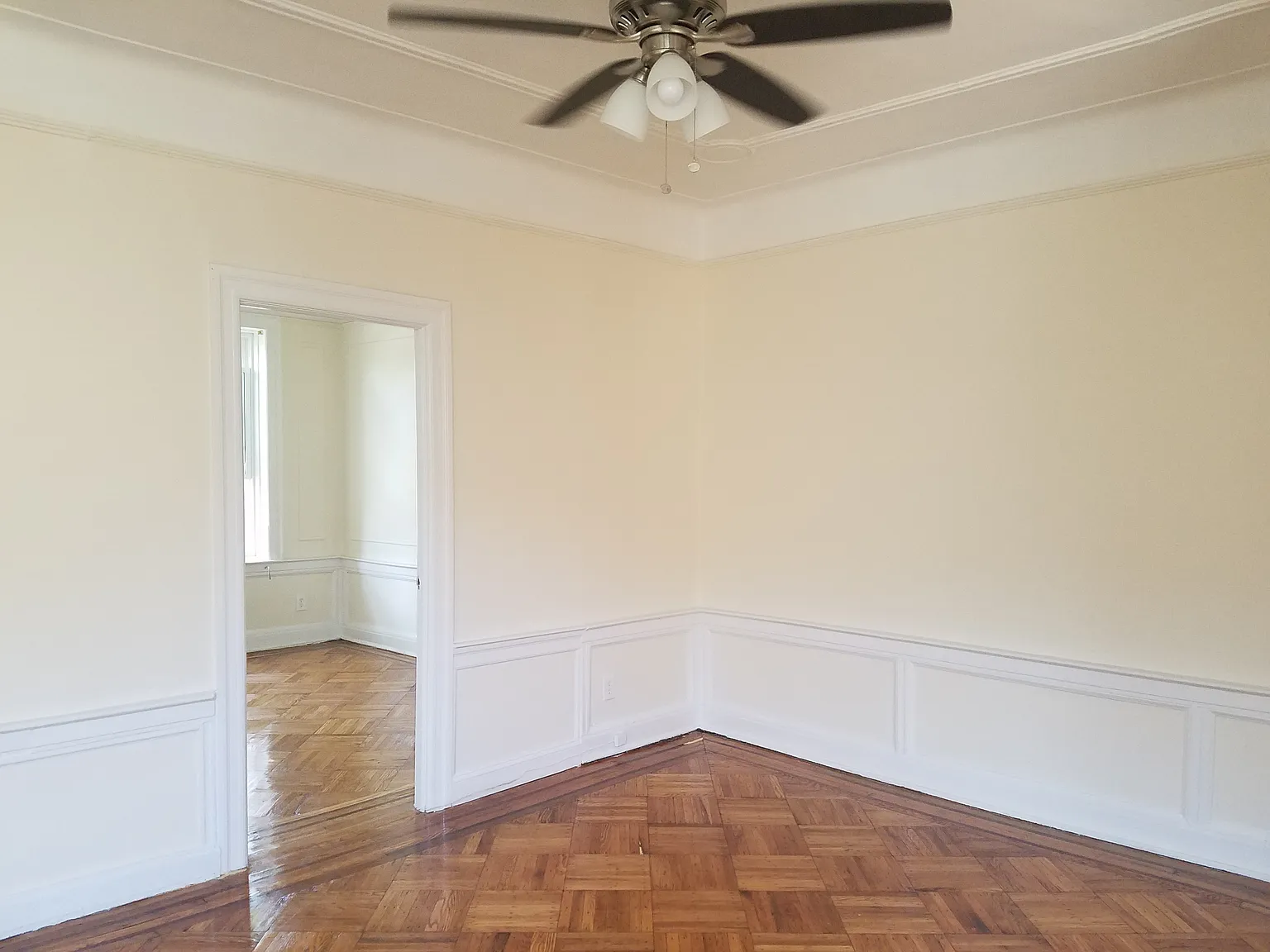 3 bed, 1000 sqft, $3,200 — Photo 4