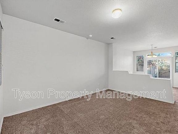 3rd image of 6520 Los Pueblos Pl NW
