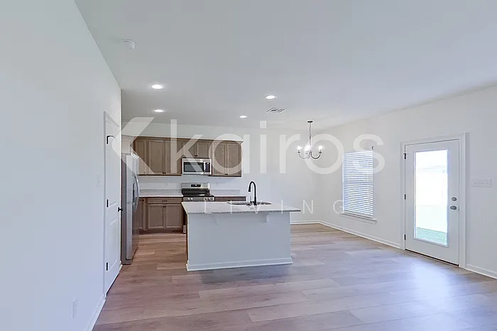 103 Hendrix Rd — Photo 4