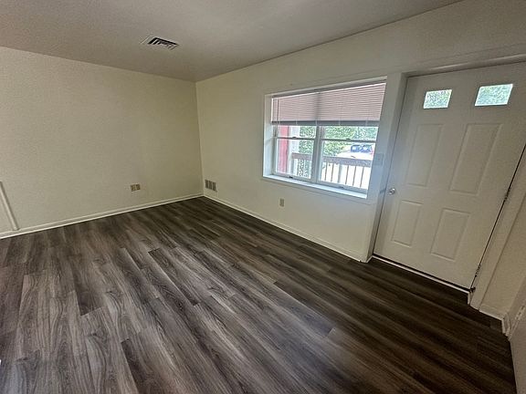 3rd image of 343 E Liberty St #L