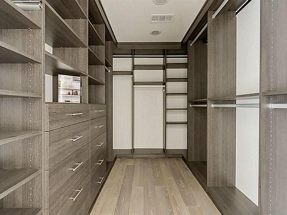 4th image of 1410 Hyde Park Blvd APT 212