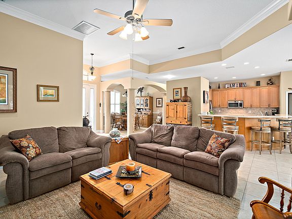 4th image of 143 Island View Dr