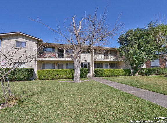 3rd image of 217 W Silver Sands Dr APT 1