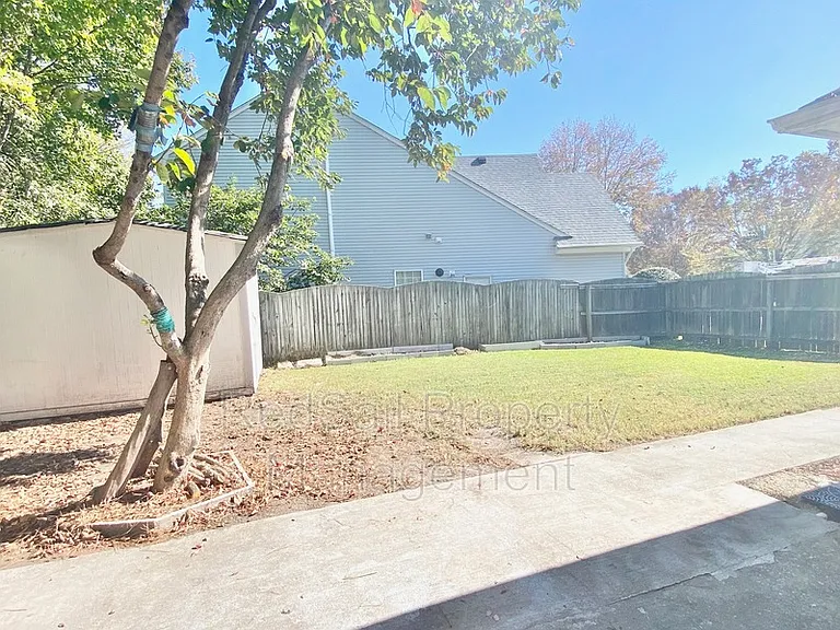 500 Windward Dr — Photo 17