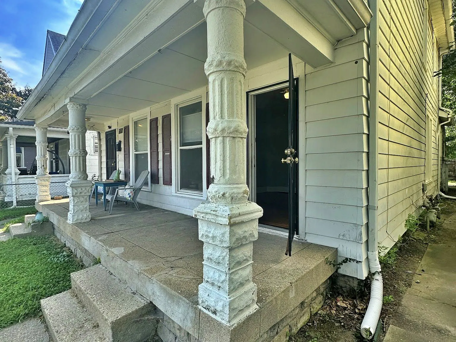 2 bed, 1.0 bath, 1092 sqft, $925 — Photo 2