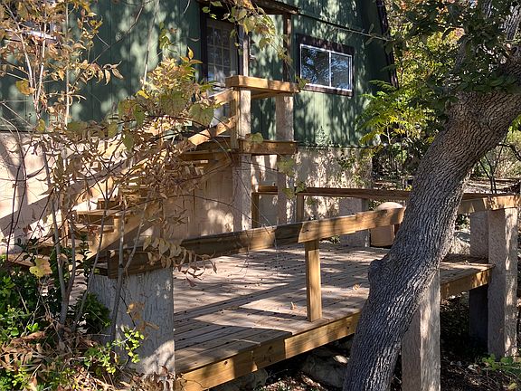 2nd image of 1085 Arcadia Dr