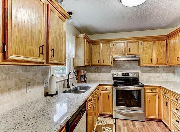 5th image of 7409 Veranda Dr