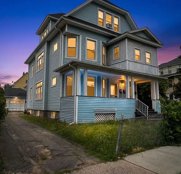415 Willow St — Photo 1