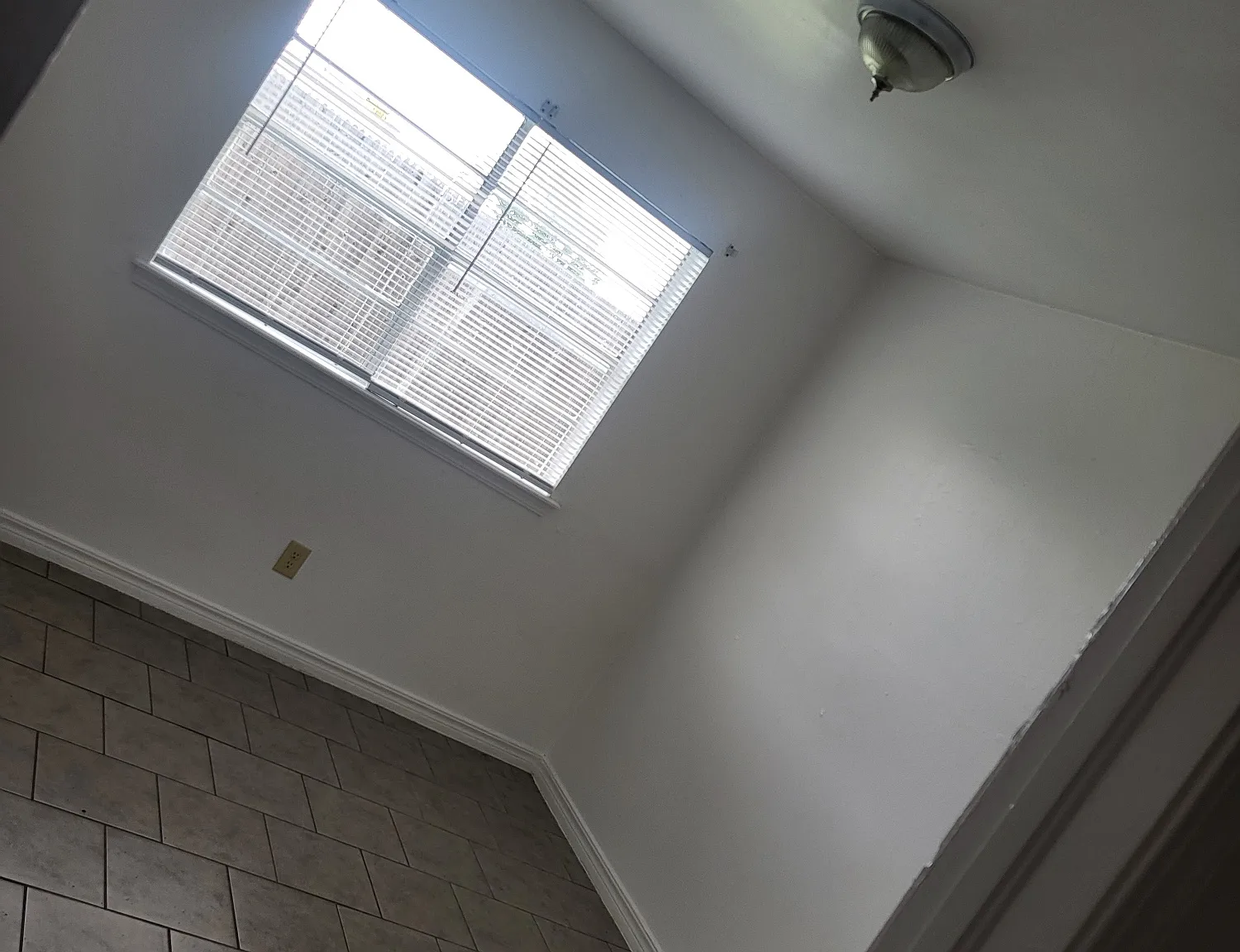 2 bed, 1200 sqft, $850 — Photo 4