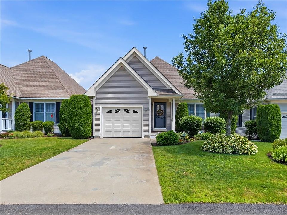 1st image of 7 Daisy Ln