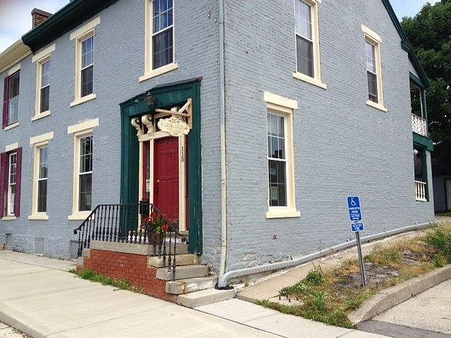1st image of 115 W Main St