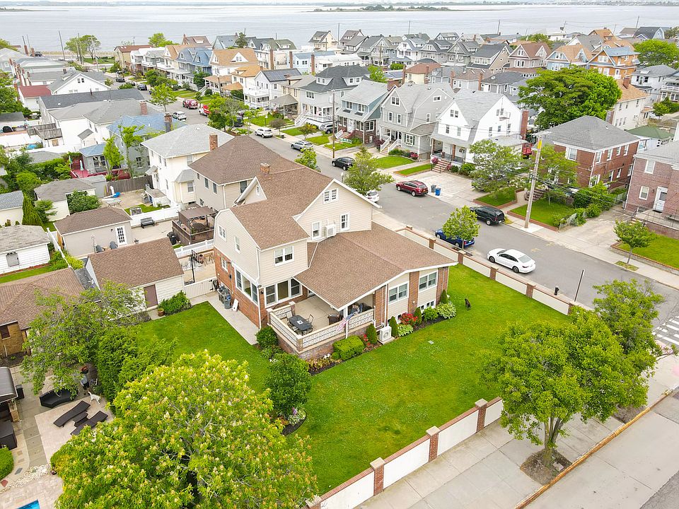 1st image of 407 Beach 124 St