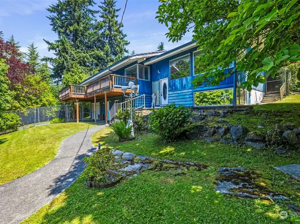 5824 Warrington Place NW, Bremerton, WA 98311