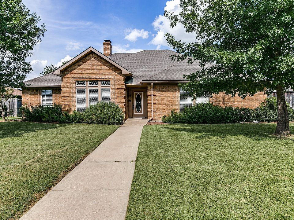 1st image of 1905 Royal Crest Dr