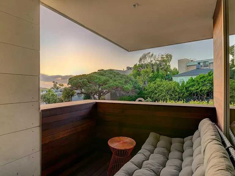 435 Ravina St — Photo 36