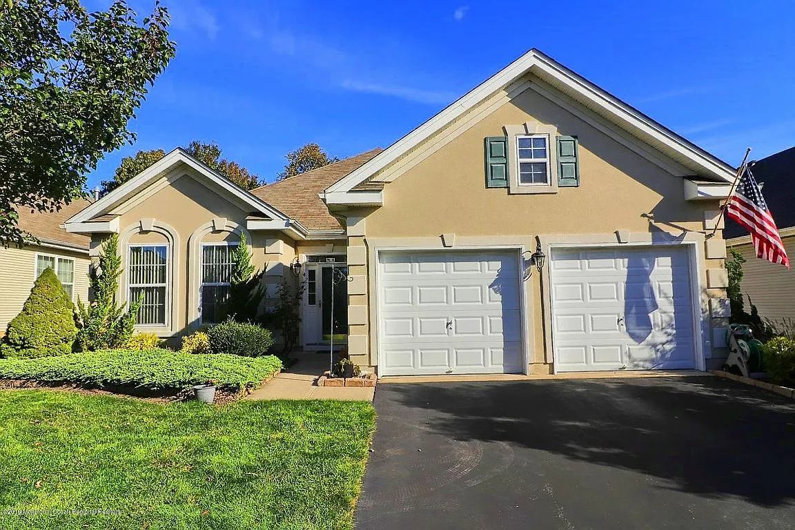 4 Windy Reef Ct photo 1