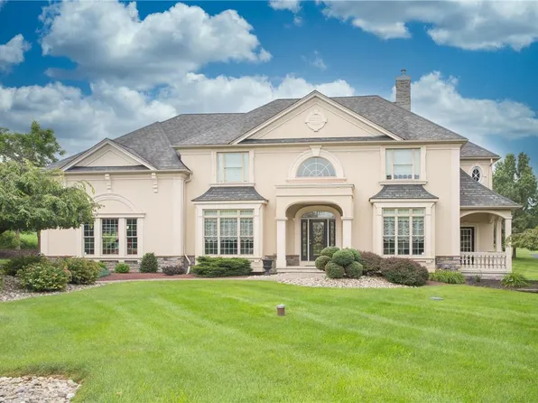 2431 Southmoore Dr, Bath, PA 18014