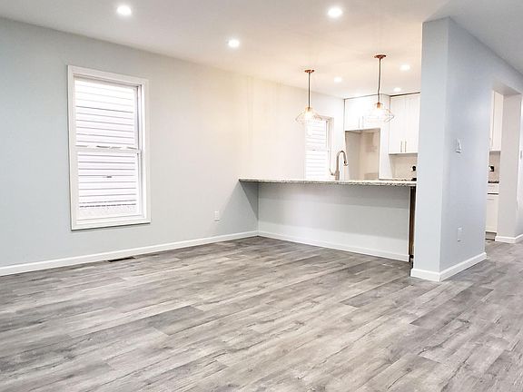 5th image of 246 Pacific Ave #1