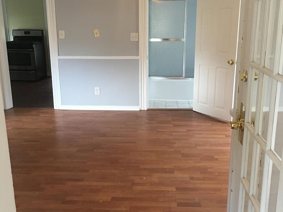 entrance to apartment/living room