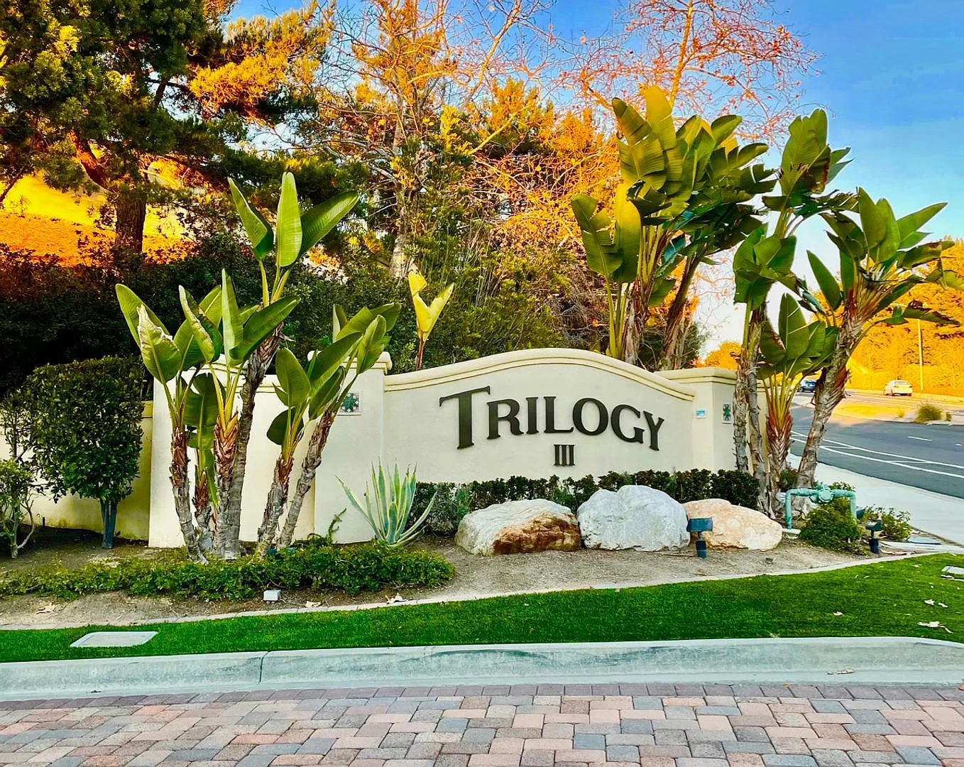 For Rent 3BR/2.5 BA Charming 2 Level Detached Home In Carmel Valley, Gated Community 2 Car Garage — Photo 2