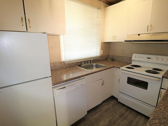 4th image of 4760 Country Ln