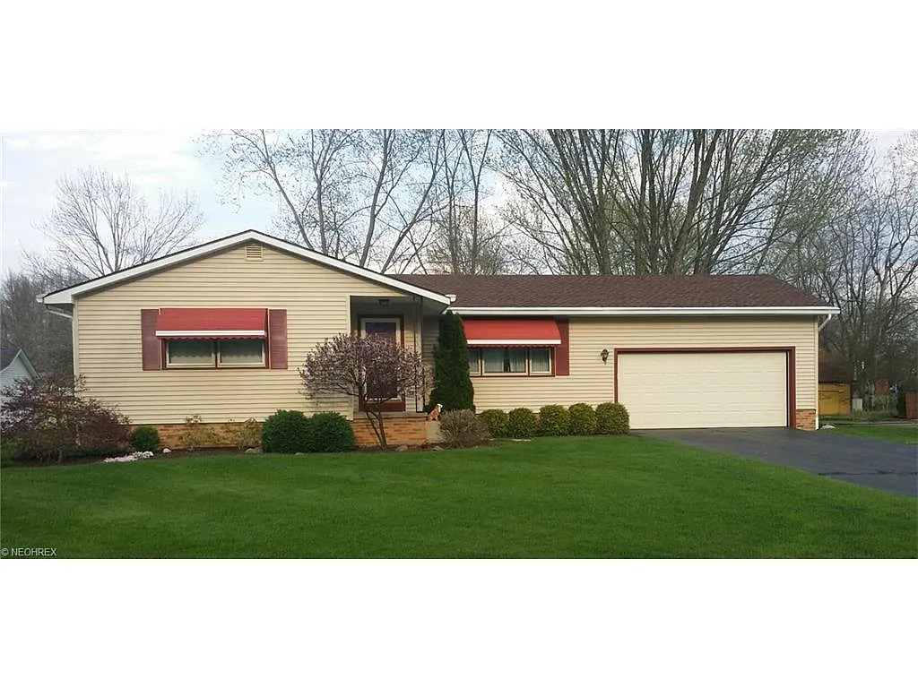 2749 Lydia Dr photo 1
