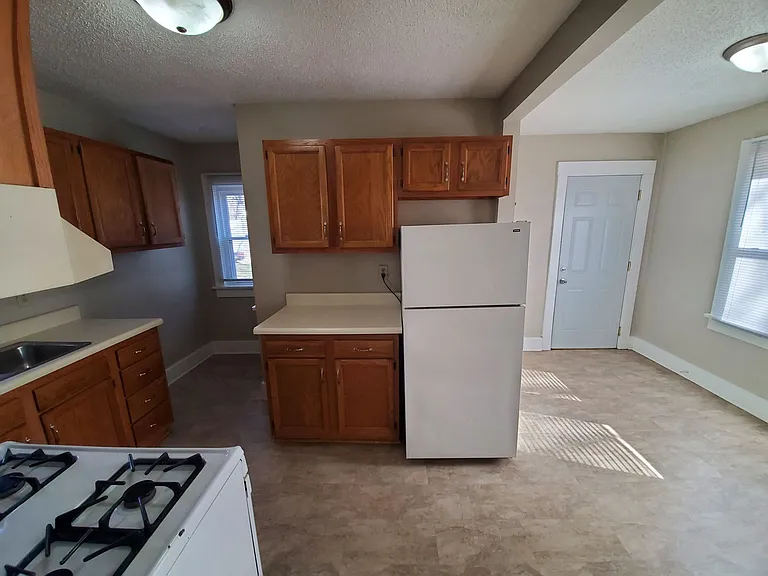 30 E Kirkwood Ave — Photo 3