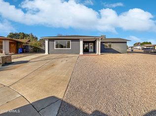 909 W Danbury Rd, Phoenix, AZ 85023