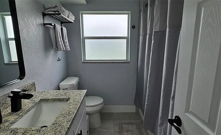251 SE 46th St — Photo 10