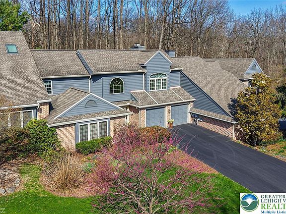 3rd image of 2820 Sheffield Dr